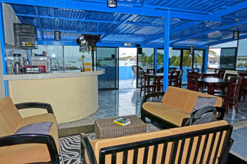 Hostal Cormorant Flightless פורטו איורה מראה חיצוני תמונה