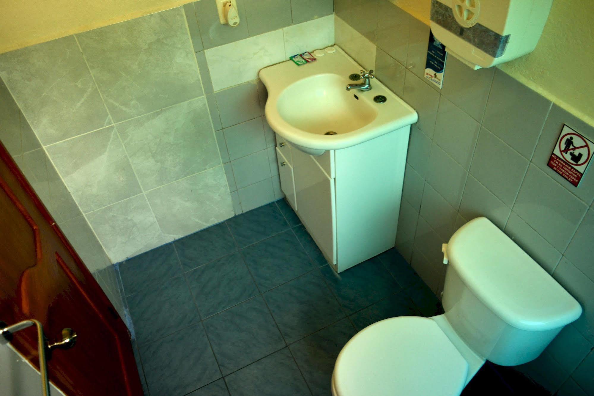 Hostal Cormorant Flightless פורטו איורה מראה חיצוני תמונה