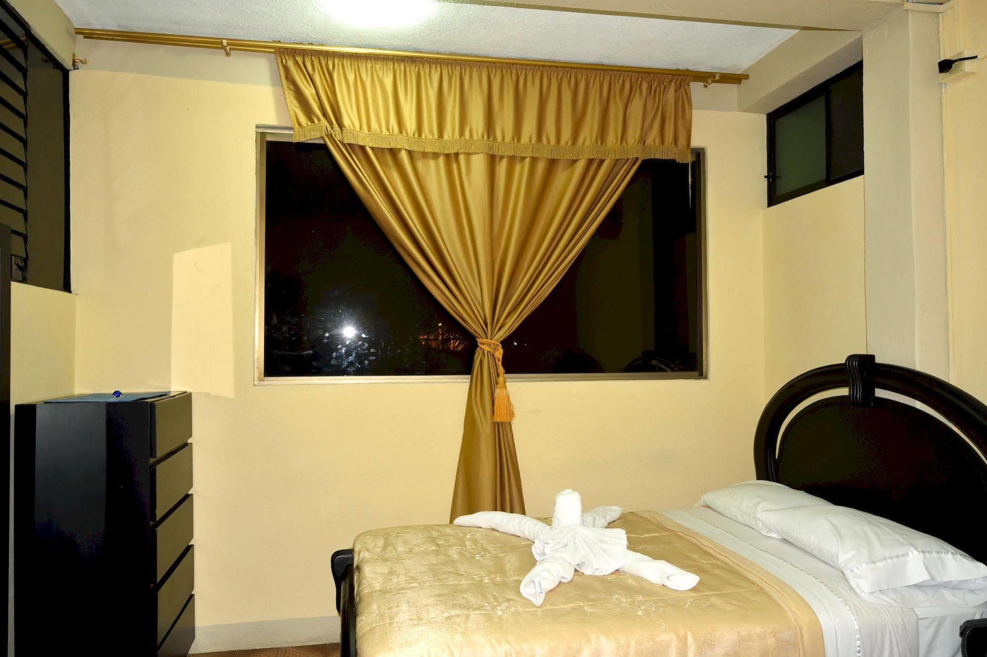 Hostal Cormorant Flightless פורטו איורה מראה חיצוני תמונה
